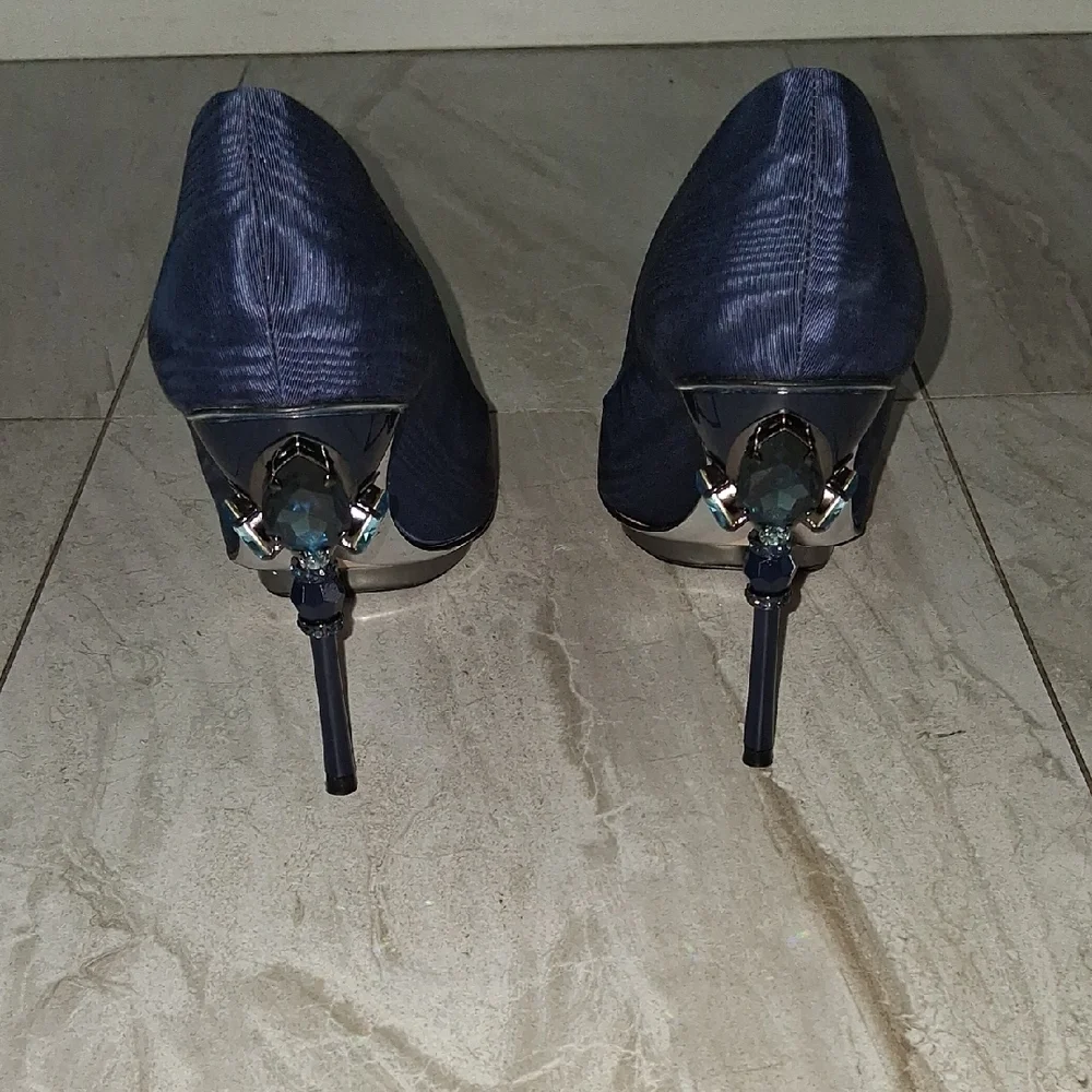 Oscar de la Renta Navy Heels